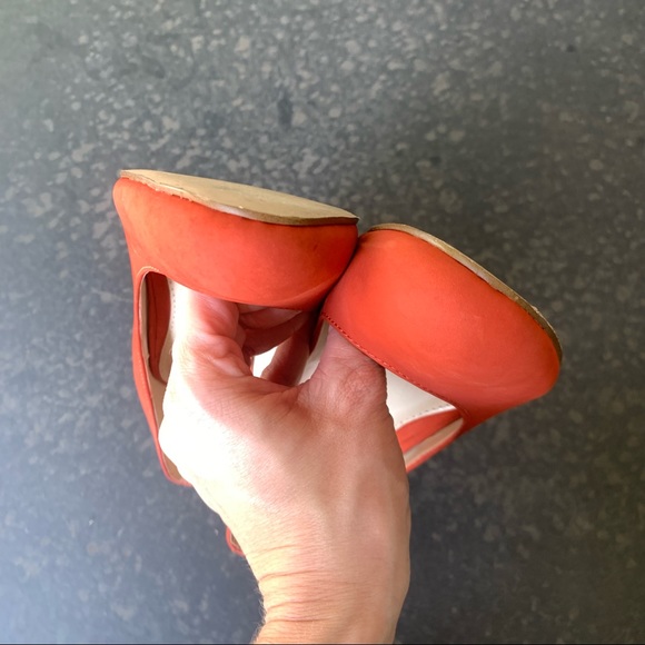 COLIN STEWART red suede closed toe pump heel - Picture 7 of 9